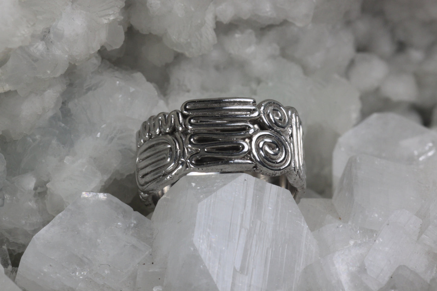 Aztec Design White Gold Wedding Band