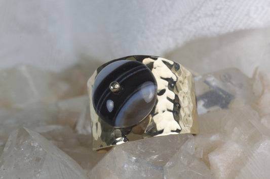 Hammered Ring With Black & White Agate Lentil Bead